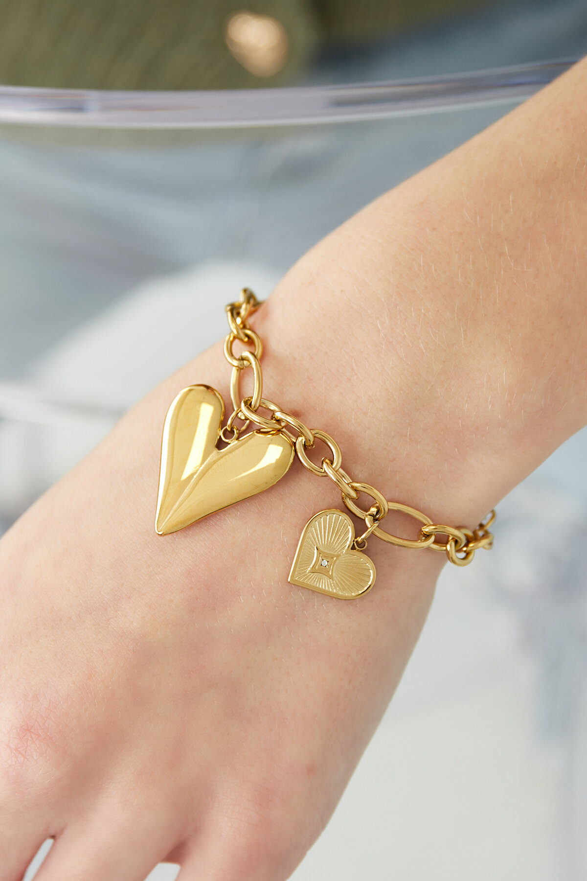 bracelet à breloques triple coeur Image2