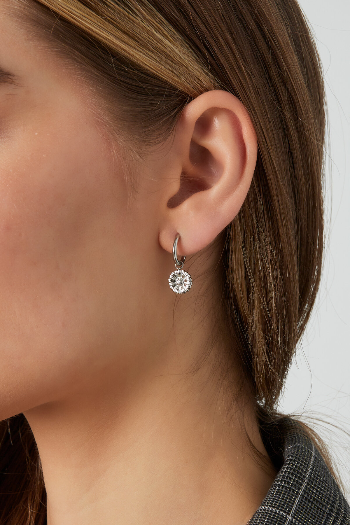 pendientes con dijes flora