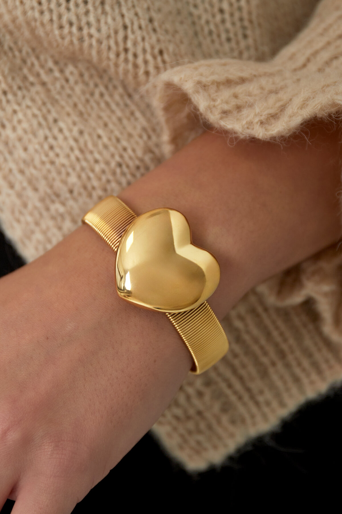 statement love bracelet 2