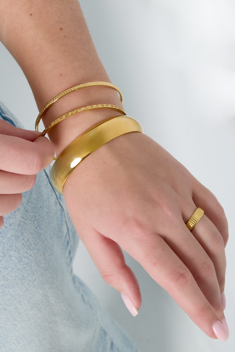 Sleek shine bangle h5Picture3