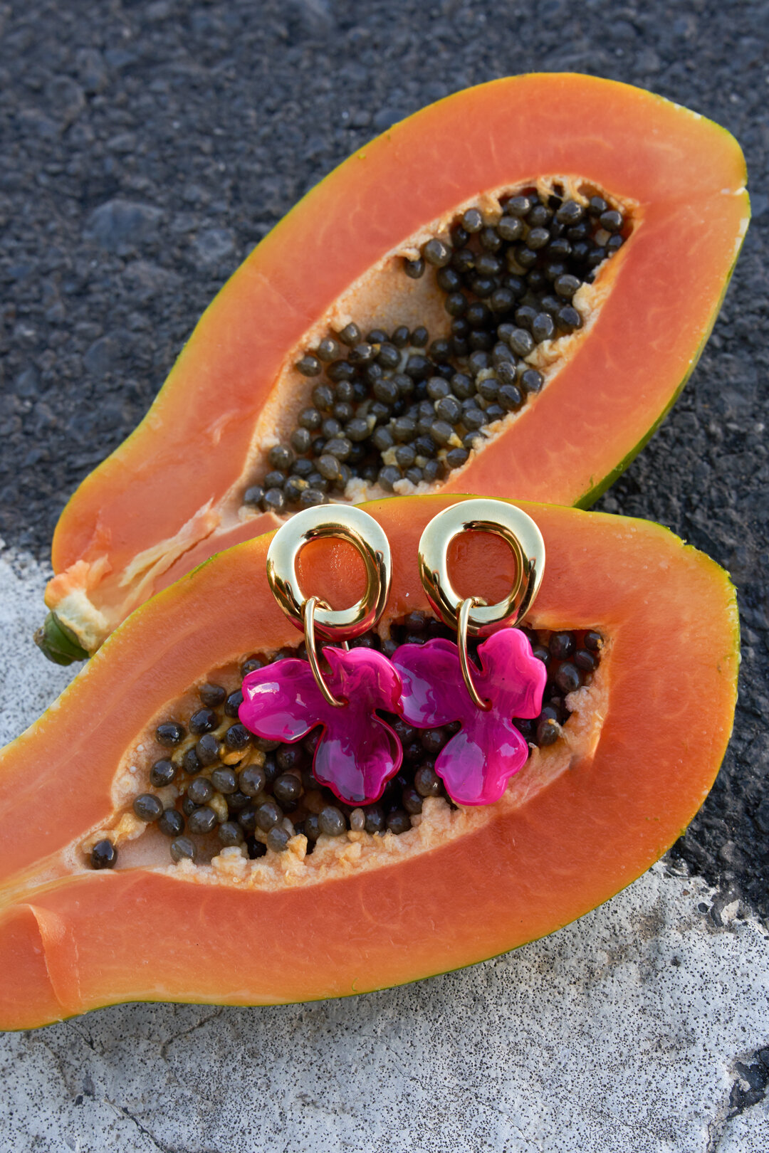 Round earrings with hanging flower Picture2