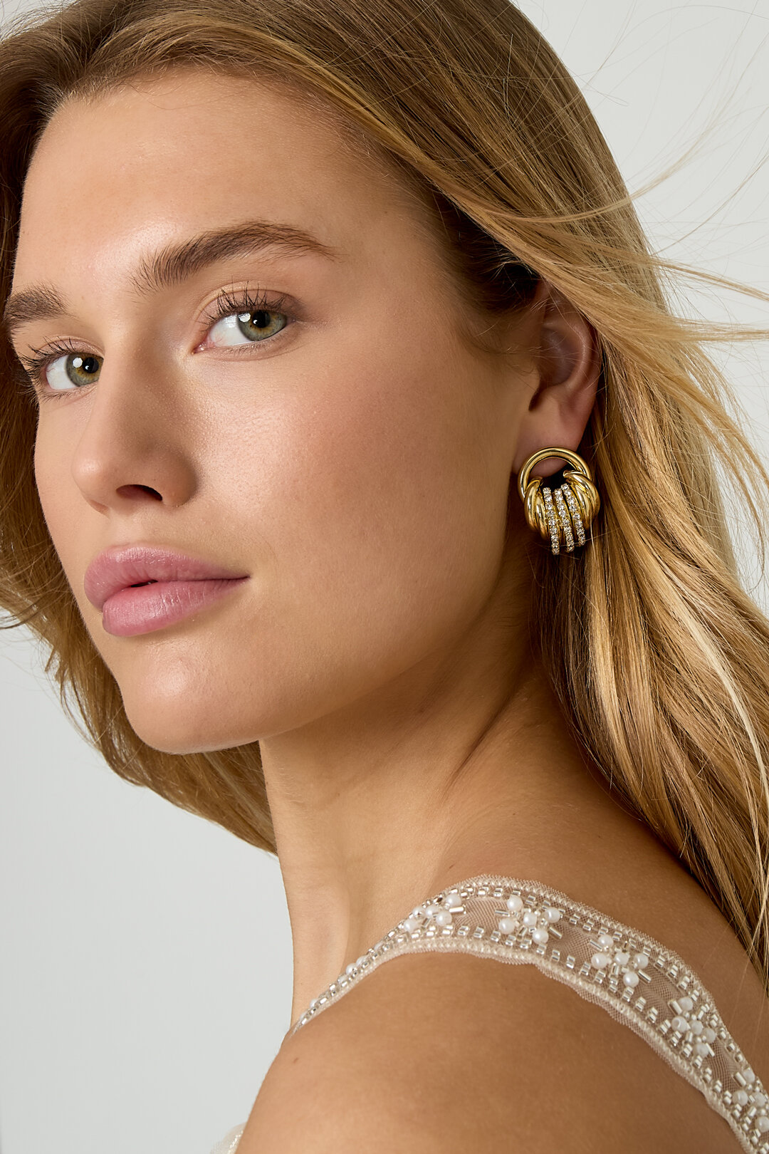 boucles d'oreilles indispensables pour la fête h5 Image2