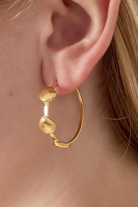 Shell hoop Earrings 2