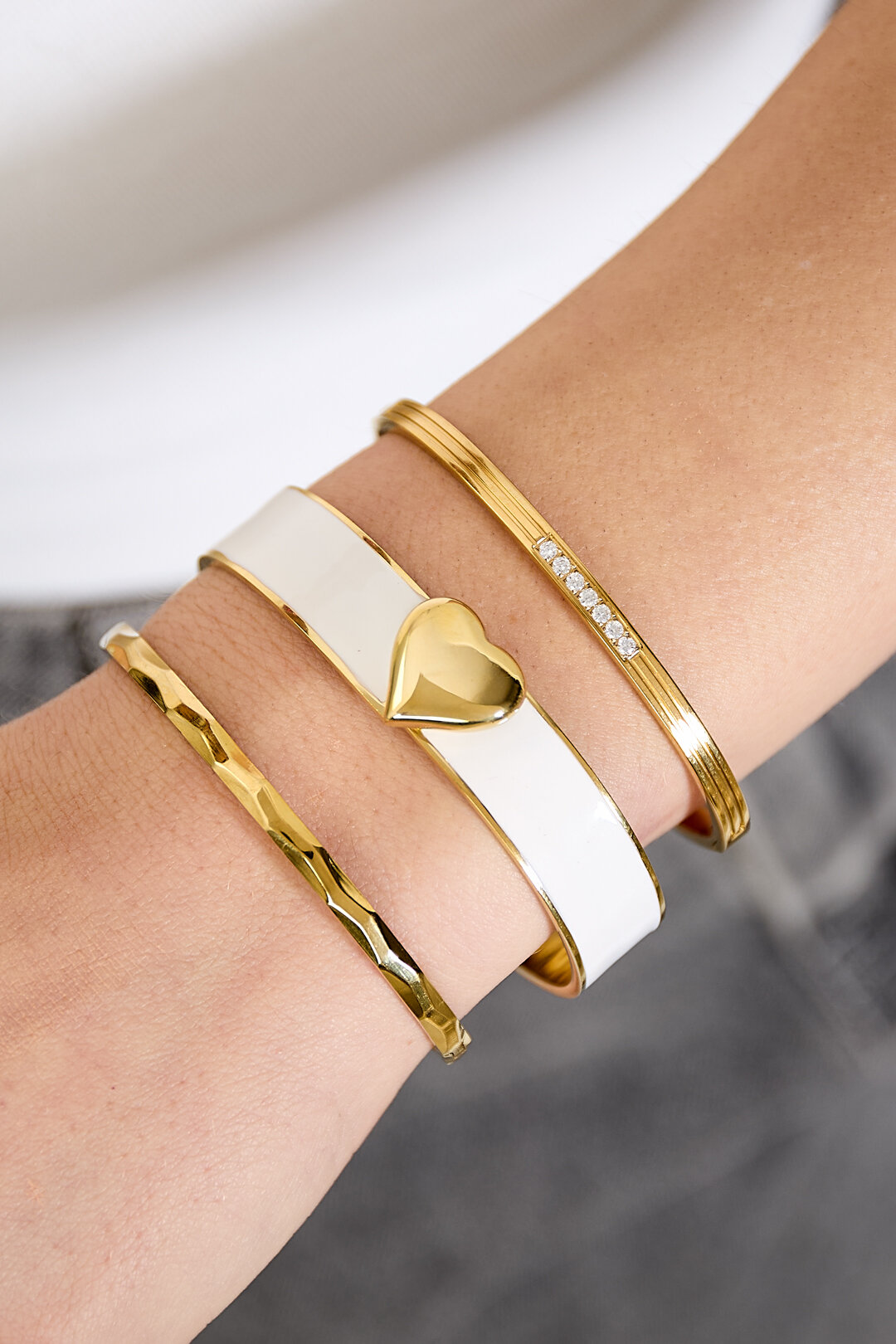 Bracelet multicolore avec détail cœur - 1,3 cm