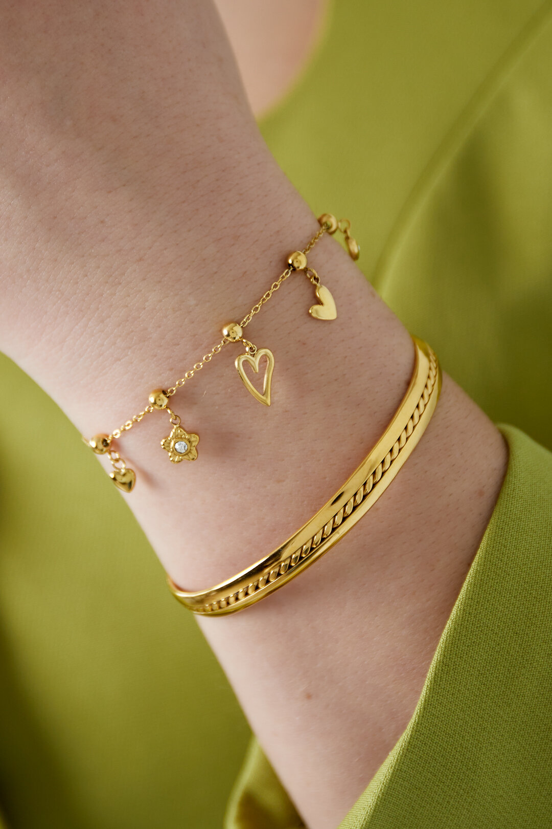 pulsera con dijes adore h5 Imagen2