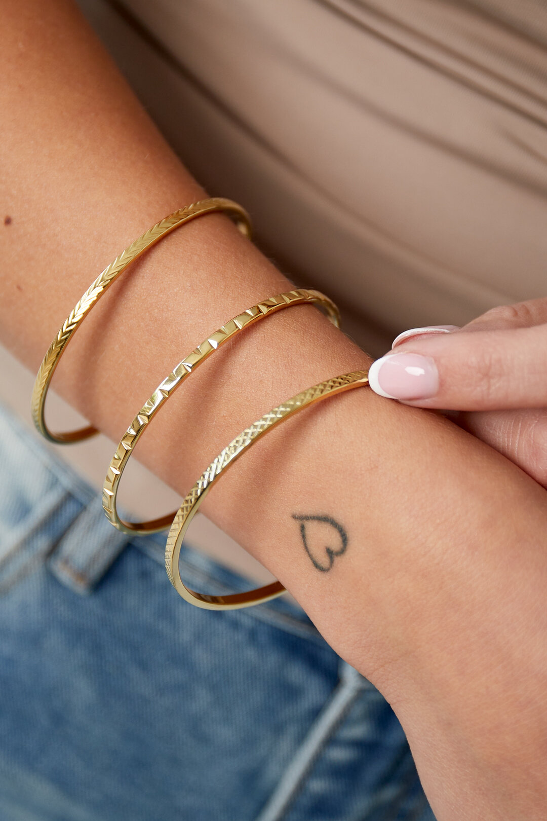 Simple arrow bangle Picture2