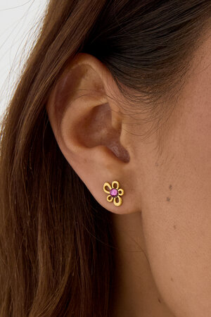 Flower-like shape stud earrings with stone detail h5 Picture3