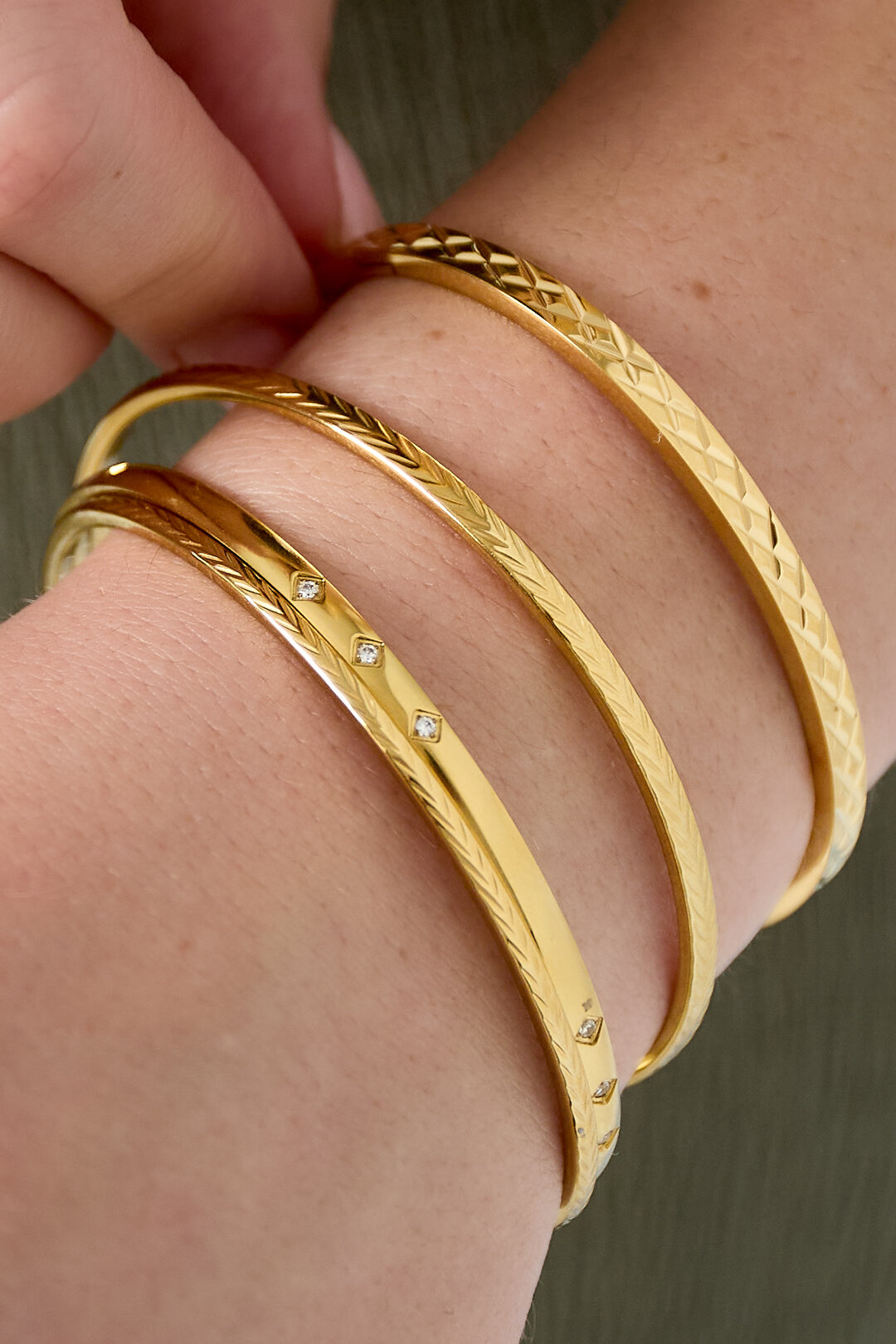 Simple mini diamond bangle Picture2