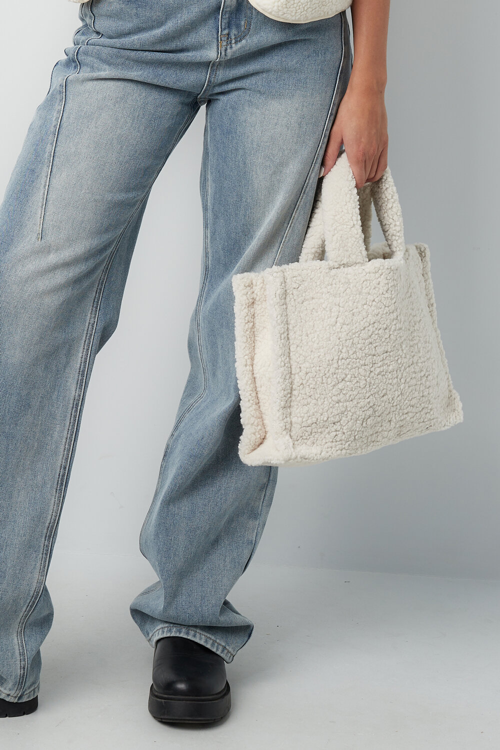 Fluffy Teddy bag h5Picture3