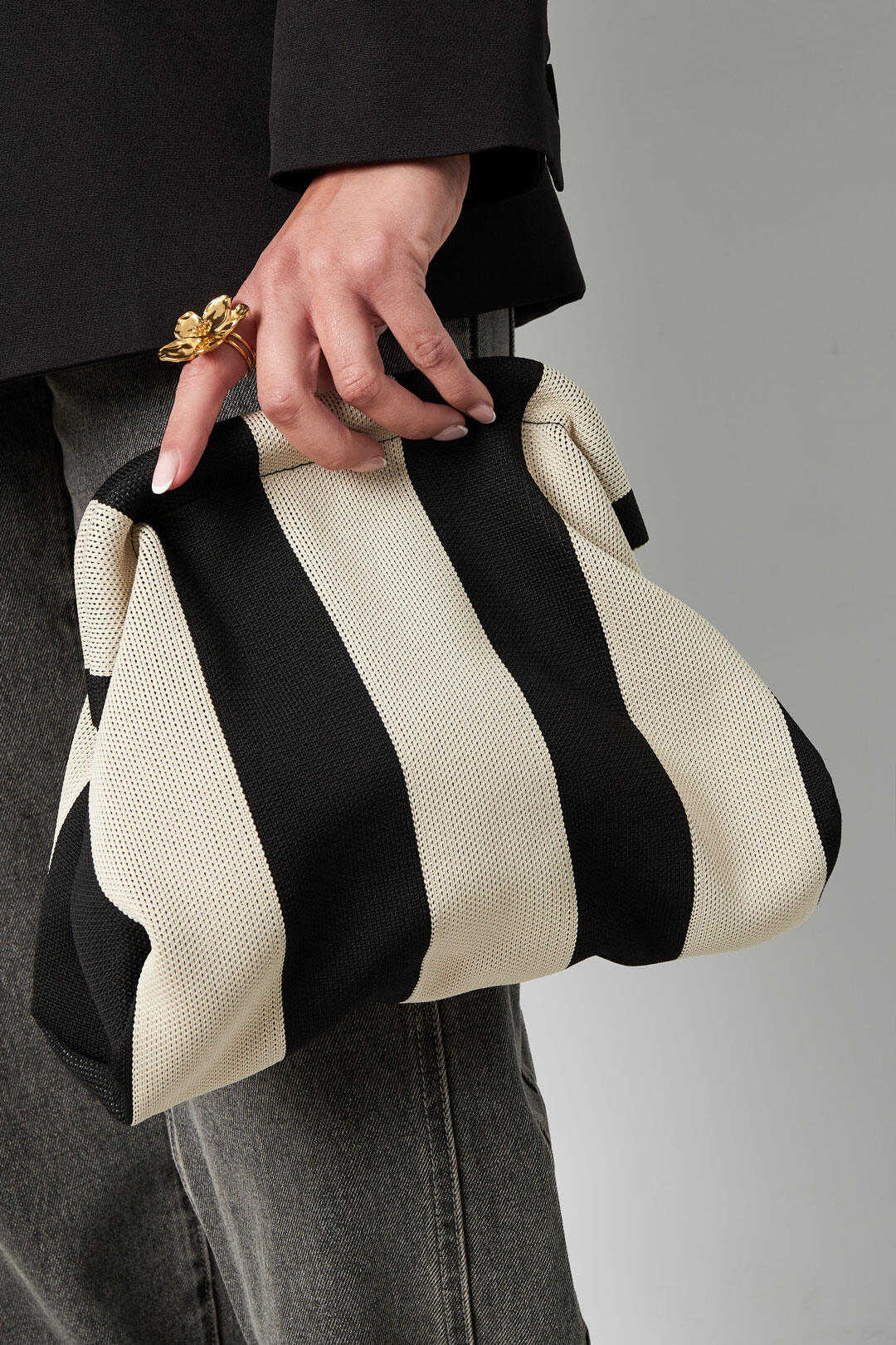 Striped beach clutch Picture3