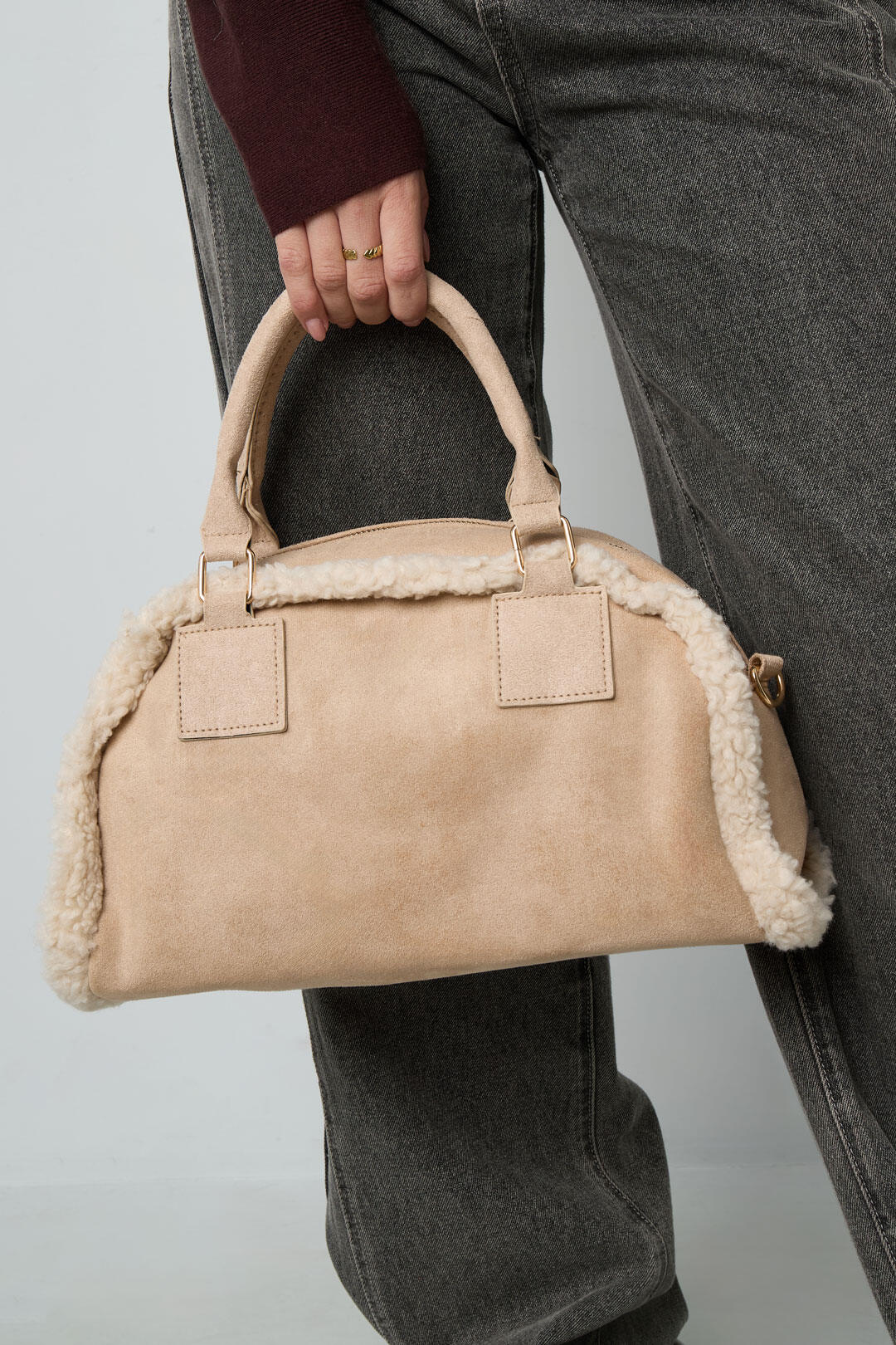 Shoulder bag with teddy details Picture2
