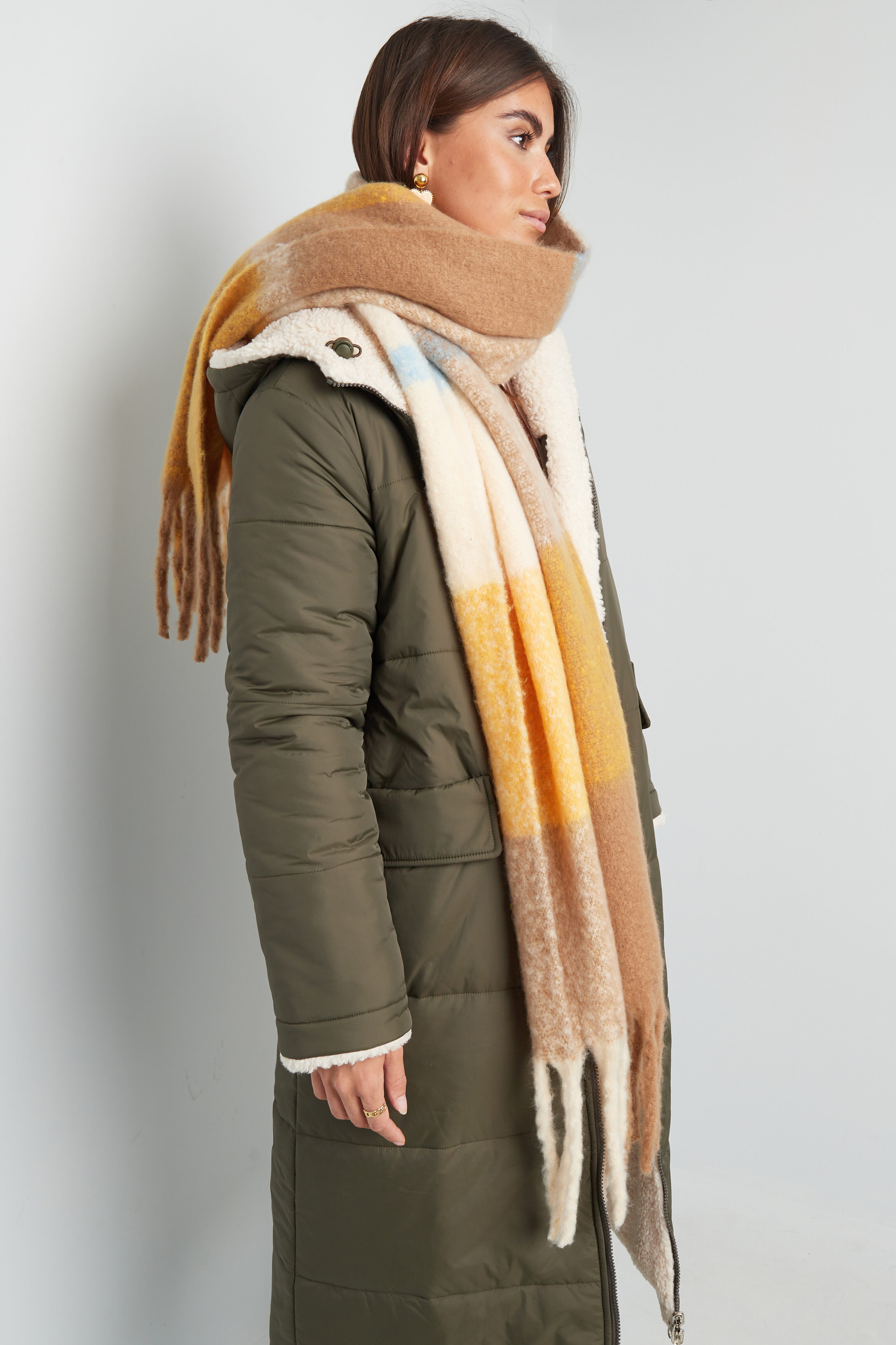 Scarf surfaces black beige h5 Picture4