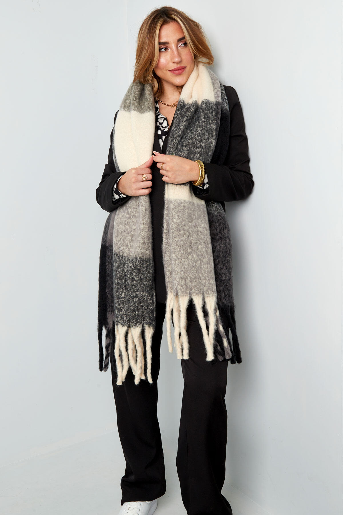 Scarf surfaces black beige Picture7
