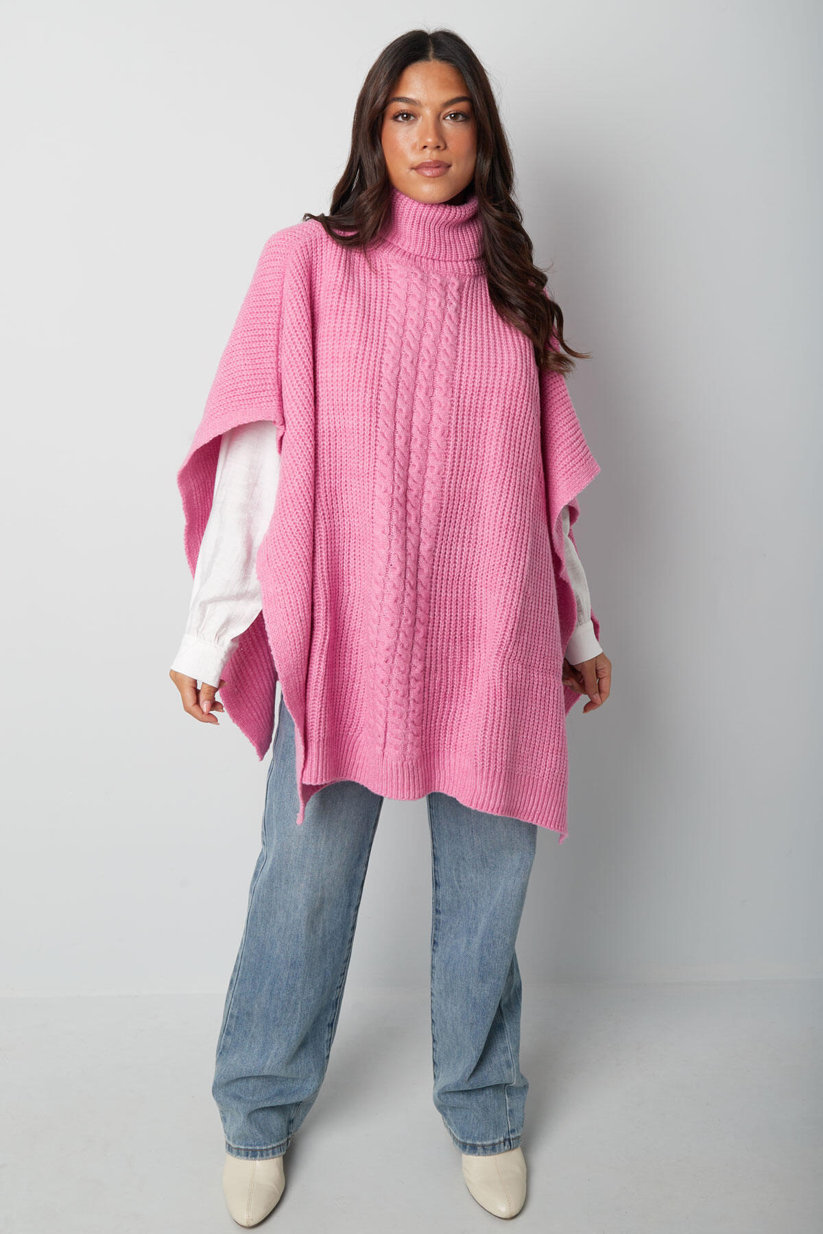 Plain knitted poncho h5 Picture2