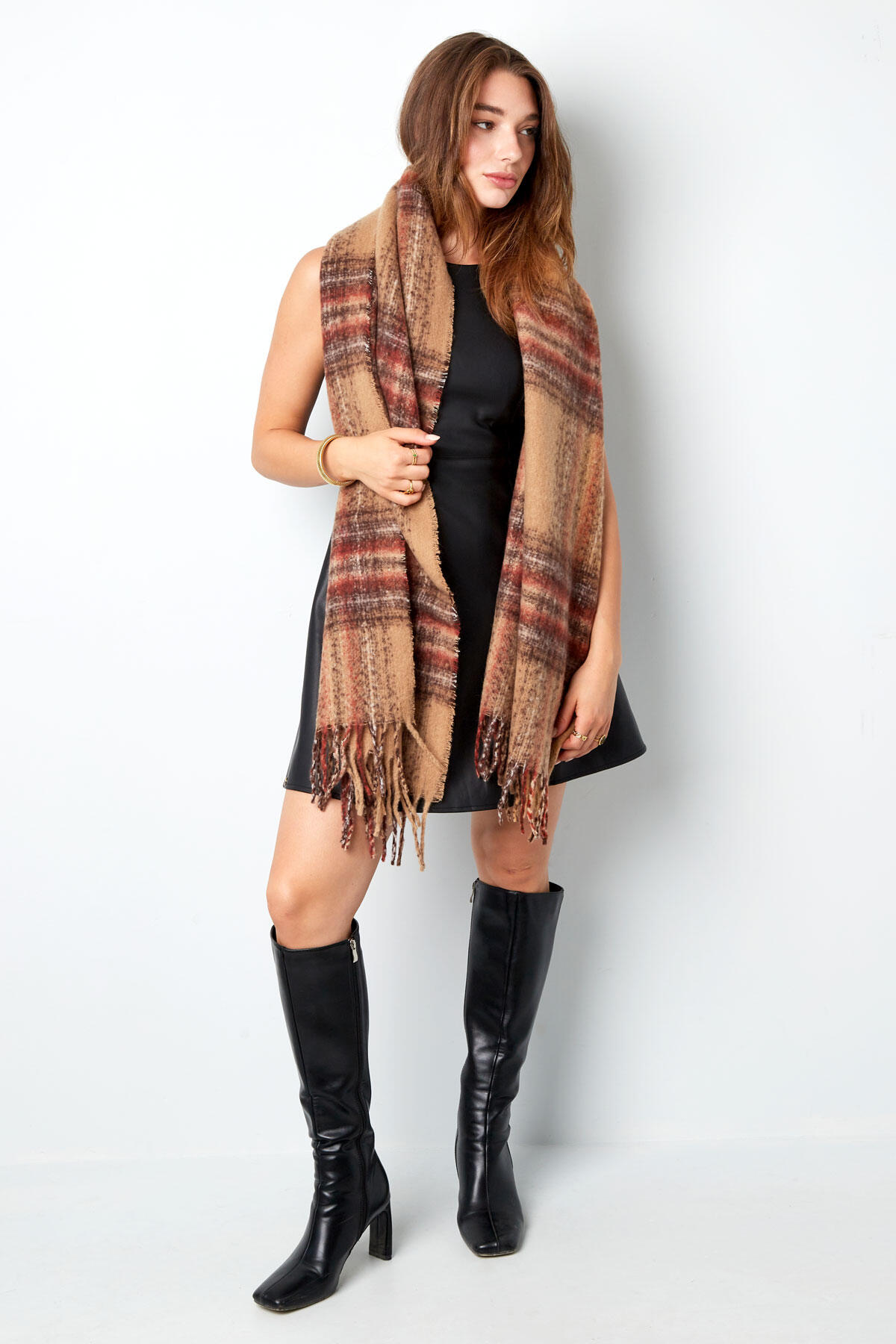 Scarf colorful stripe detail h5 Picture4