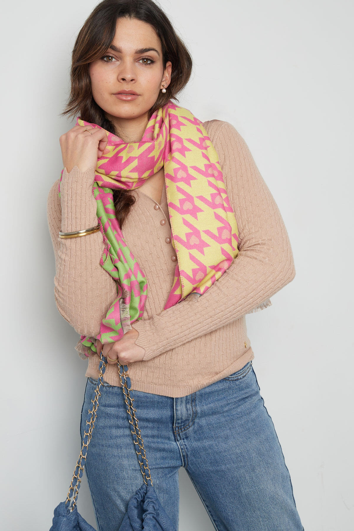 Sciarpa con cuore neon h5 Immagine3