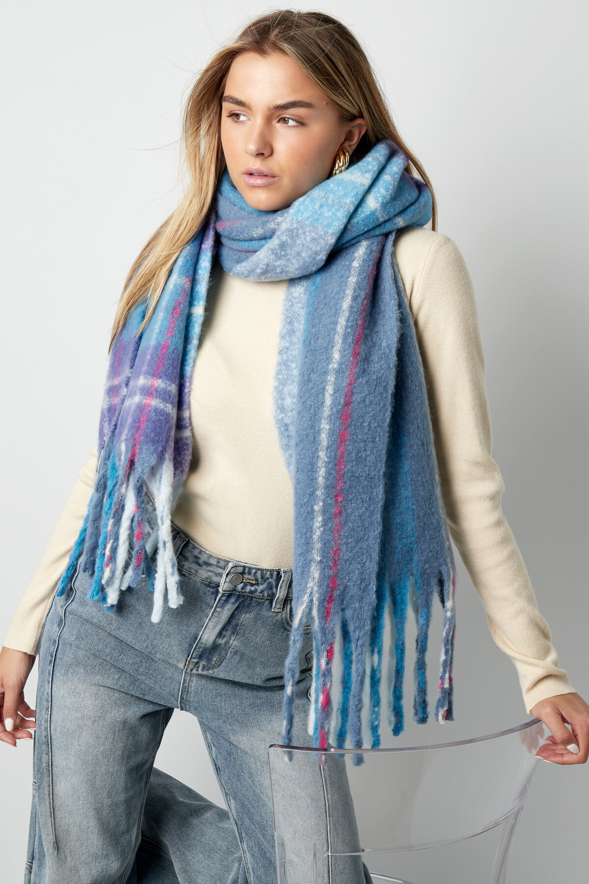 Blocked Colors scarve h5 Picture2