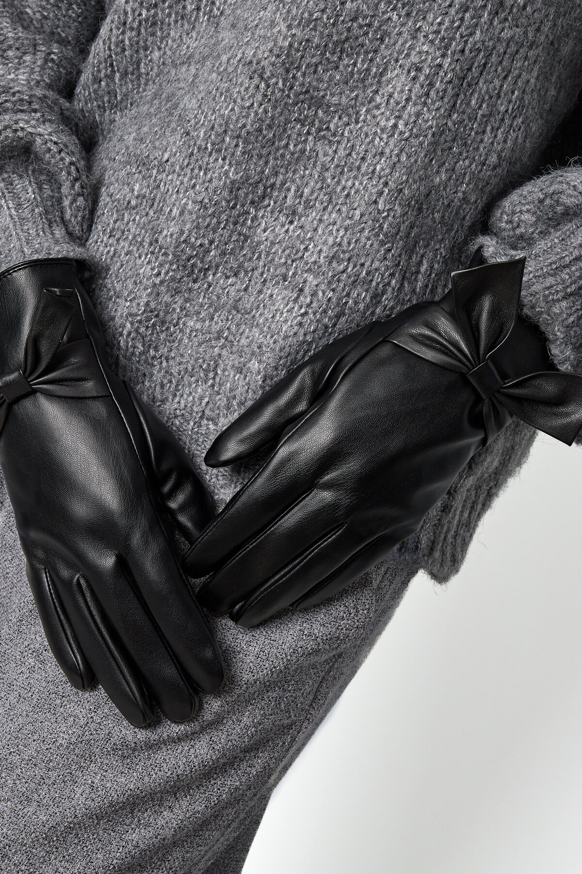 Bowtiful gloves h5 Picture2
