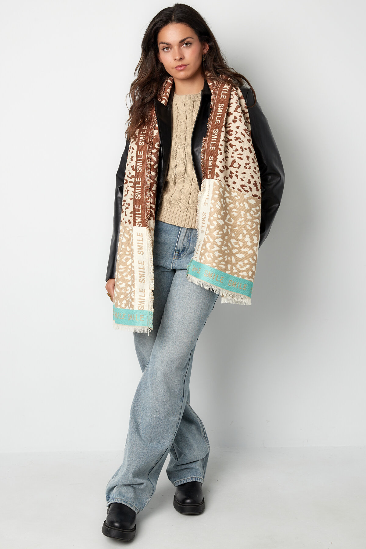 Colourful smile scarf h5 Picture3
