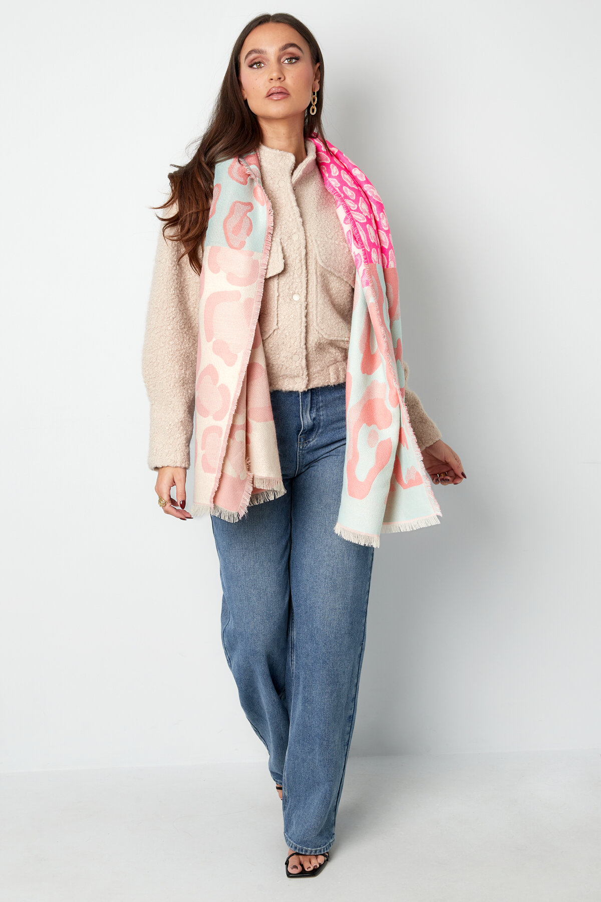 Scarf bold leopard