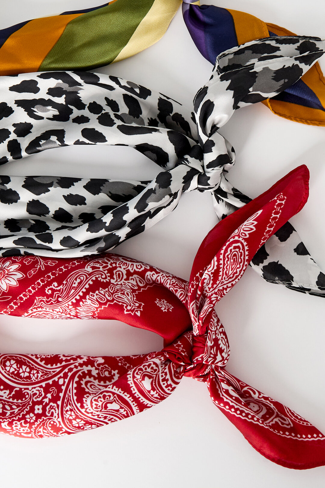 Red scarf Picture3