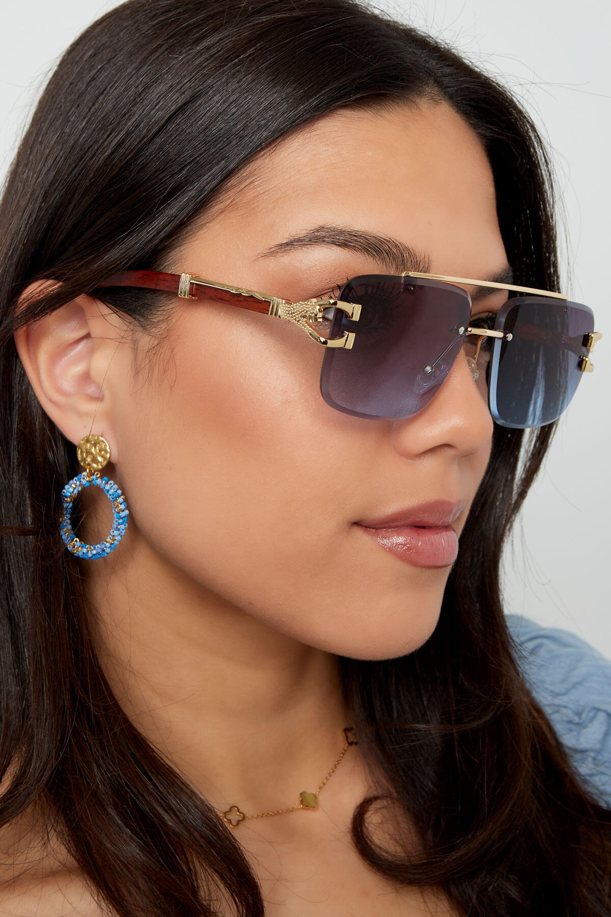 Gafas de Sol Detalles en Madera Leopardo Azul Brillante Imagen5