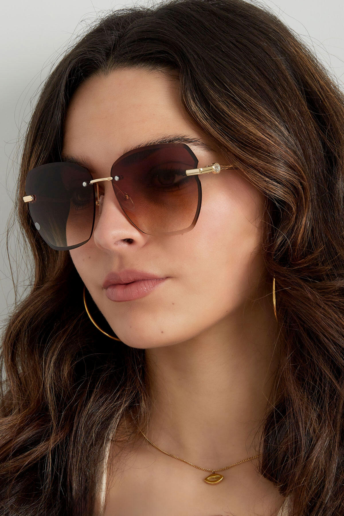 Statement-Sonnenbrille mit goldenen Beschlägen – braun h5 Bild2