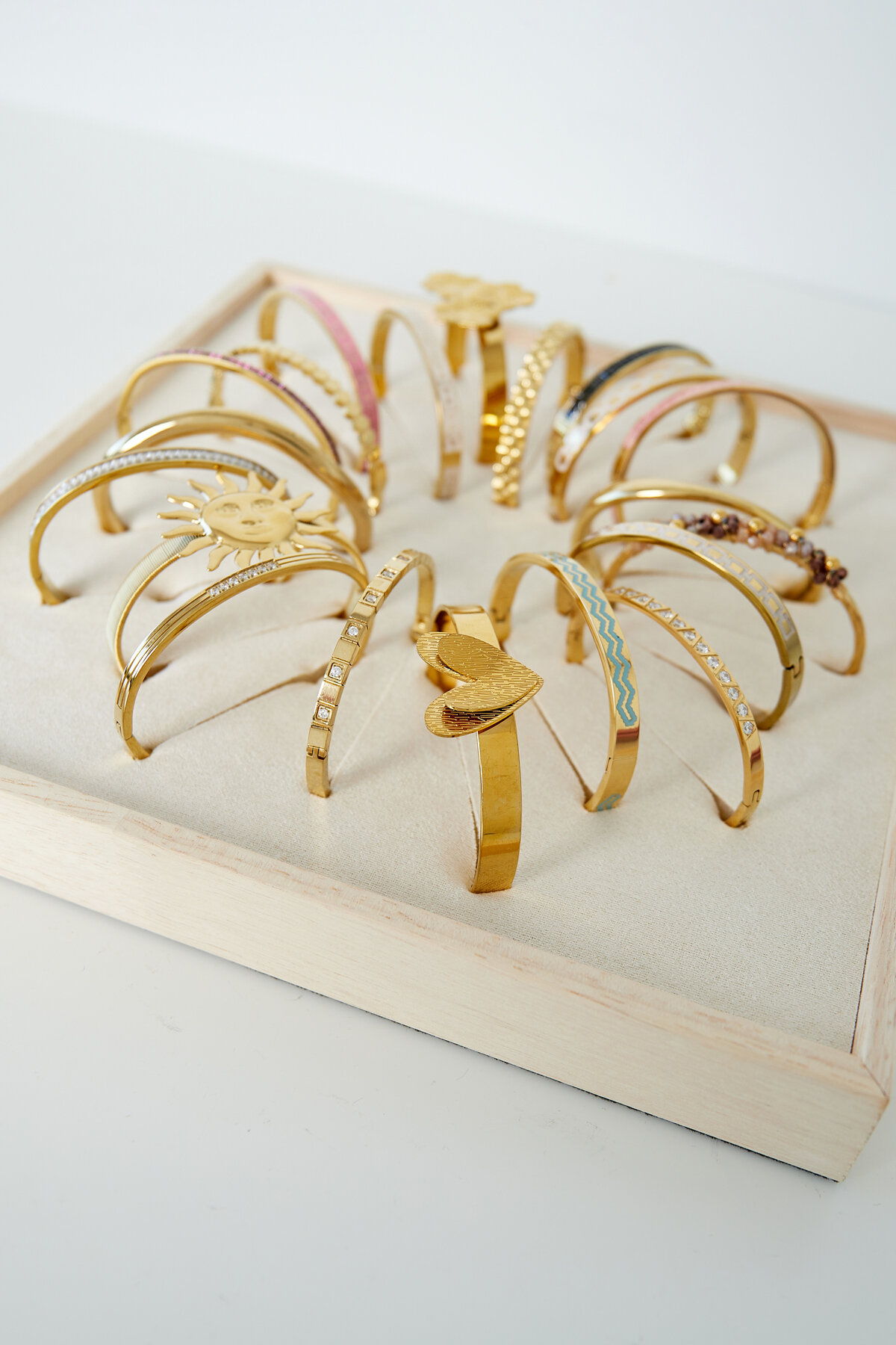 Bracelets display wood h5 Picture2
