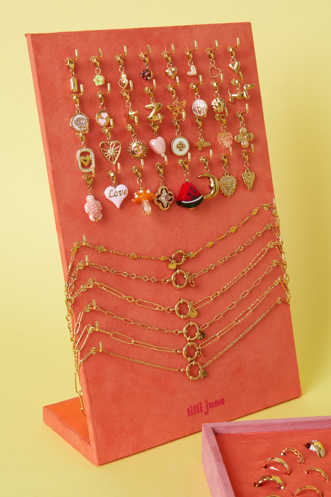 lilli june Necklaces Display