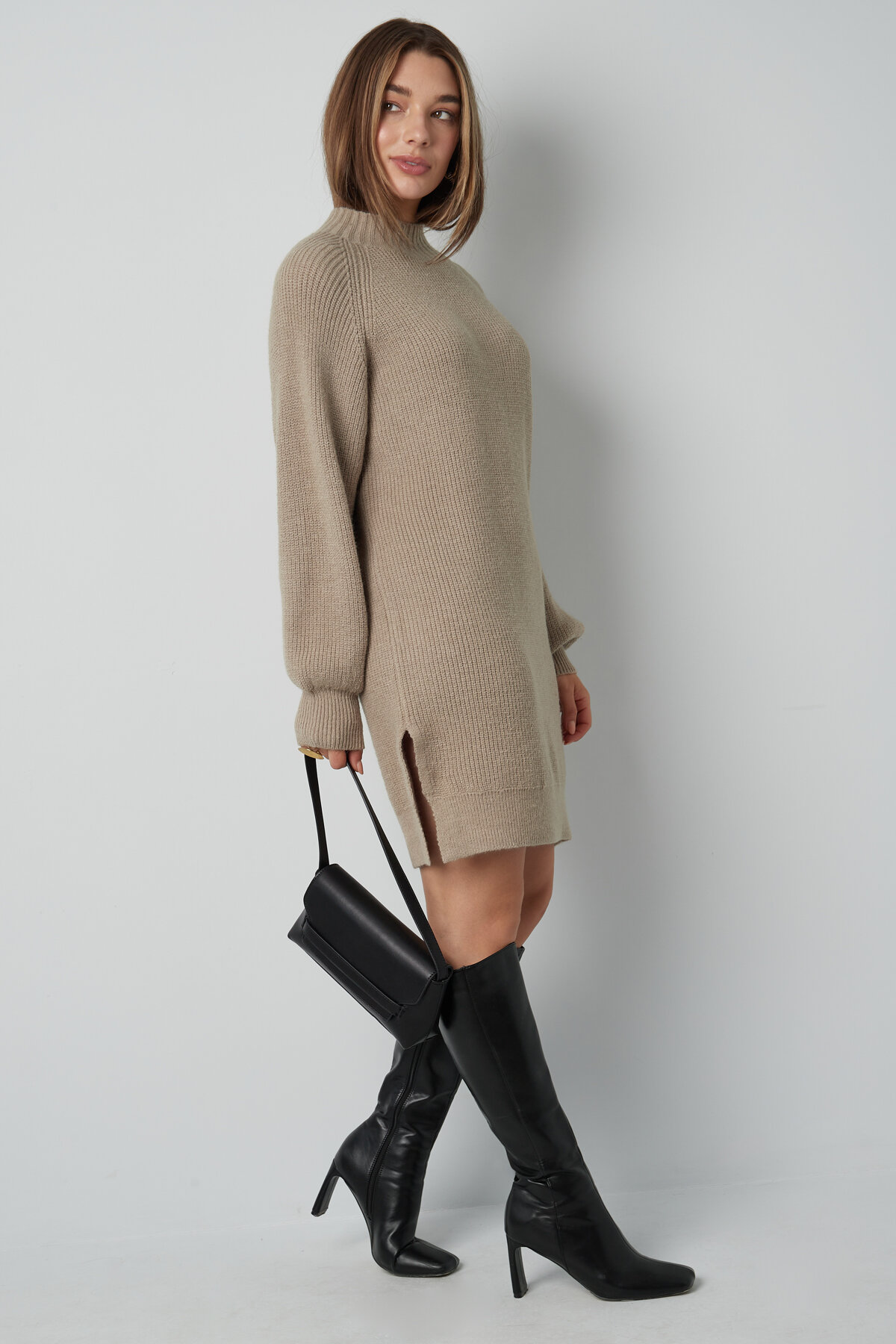 Abito maglione donna con collo alto, maglia a coste e fessura laterale h5 Immagine4