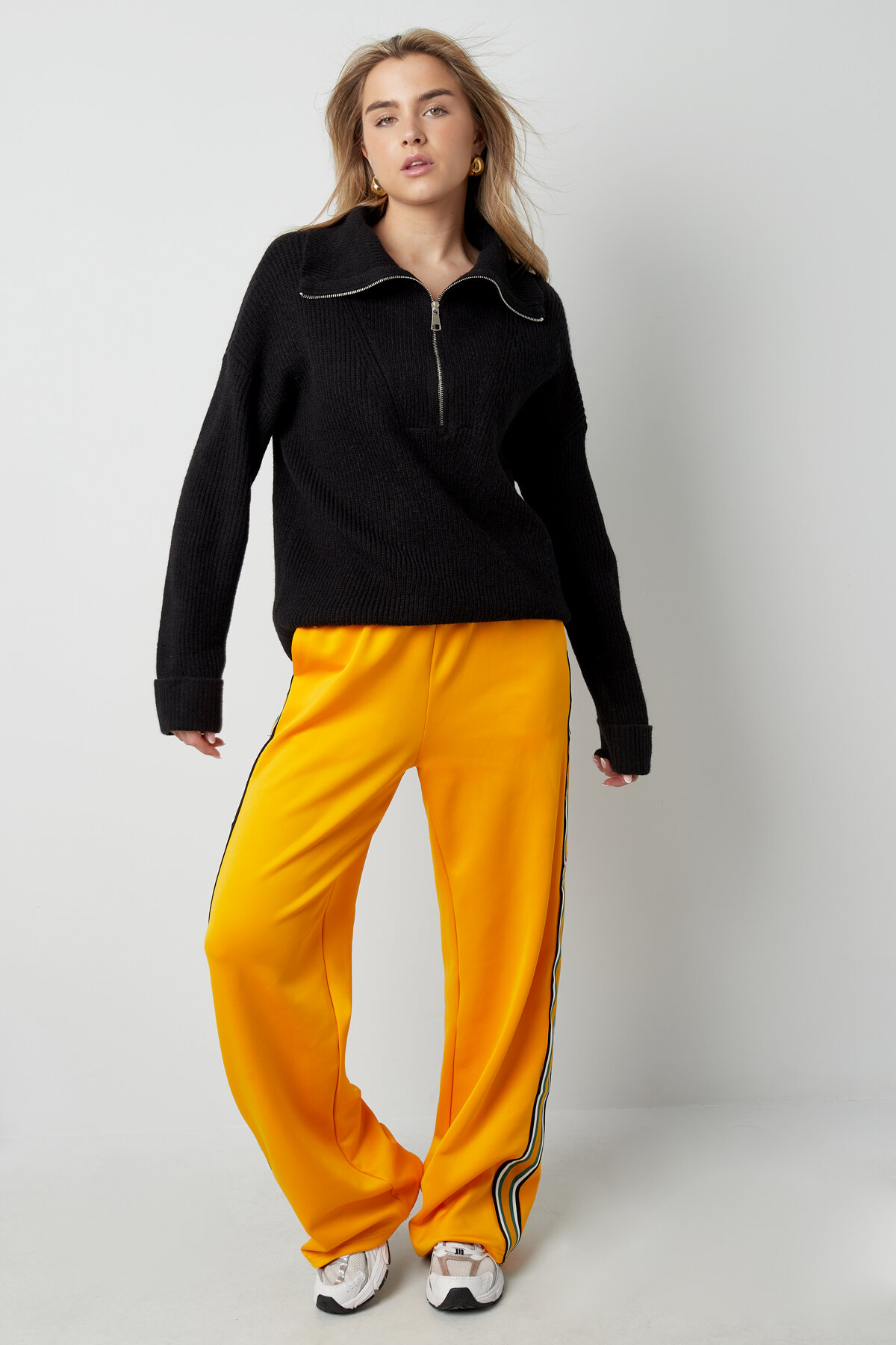 Maglione da donna in misto lana lavorato a maglia con zip parziale tessuto a coste Immagine3
