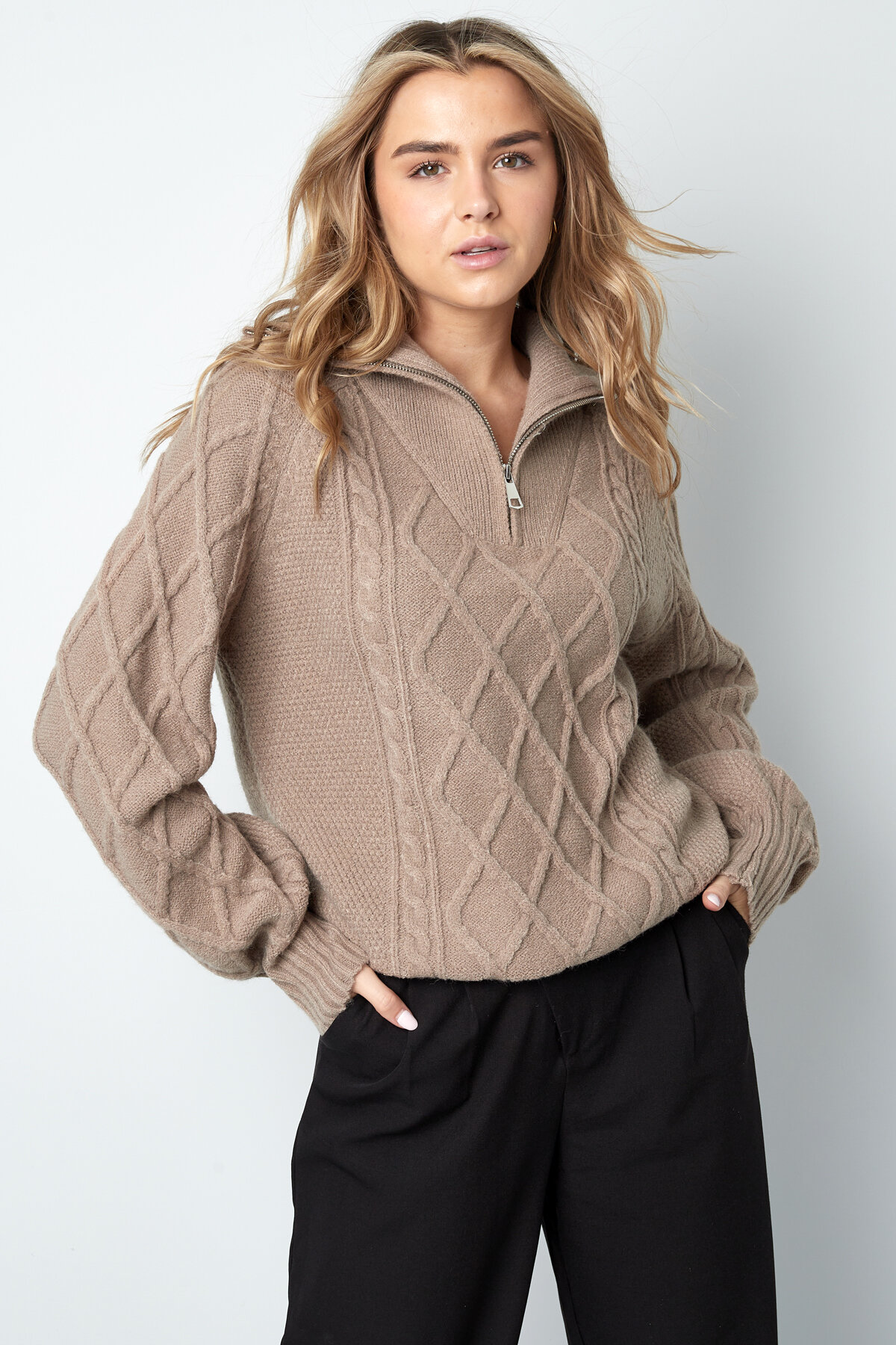 Maglione Donna in Mistura di Lana Maglia Cerniera Quarta Modello a Rombi Intrecciati h5 Immagine8