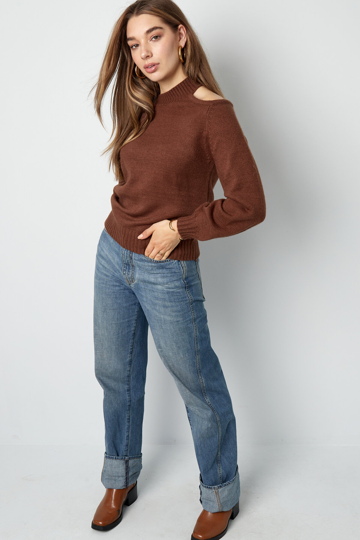Suéter de cuello alto para mujer con hombro asimétrico descubierto h5 Imagen4