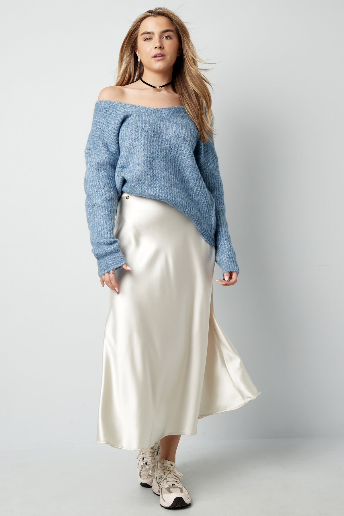 Knitted Polyester Women's Sweater Back Cut-Out Design Picture3