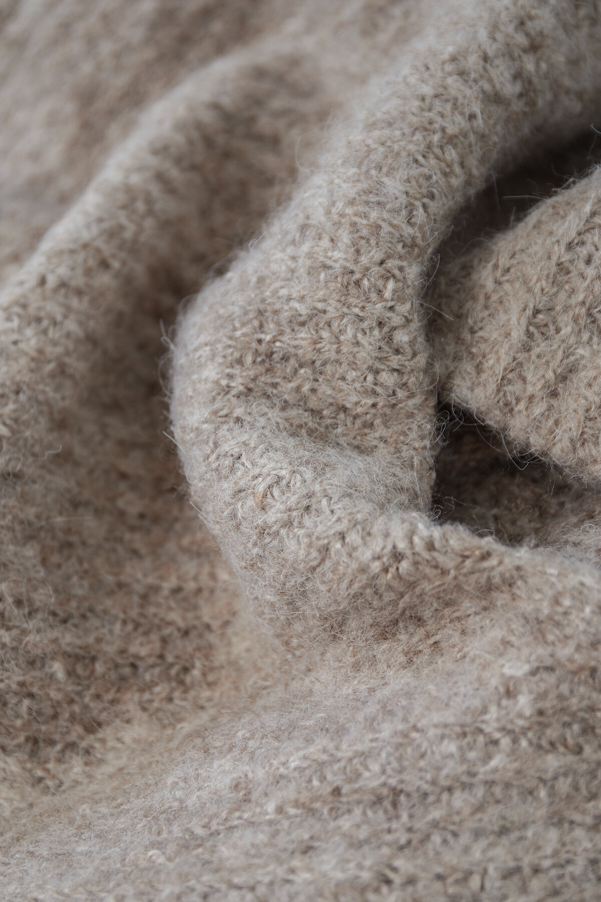 Knitted Polyester Women's Sweater Back Cut-Out Design Picture10