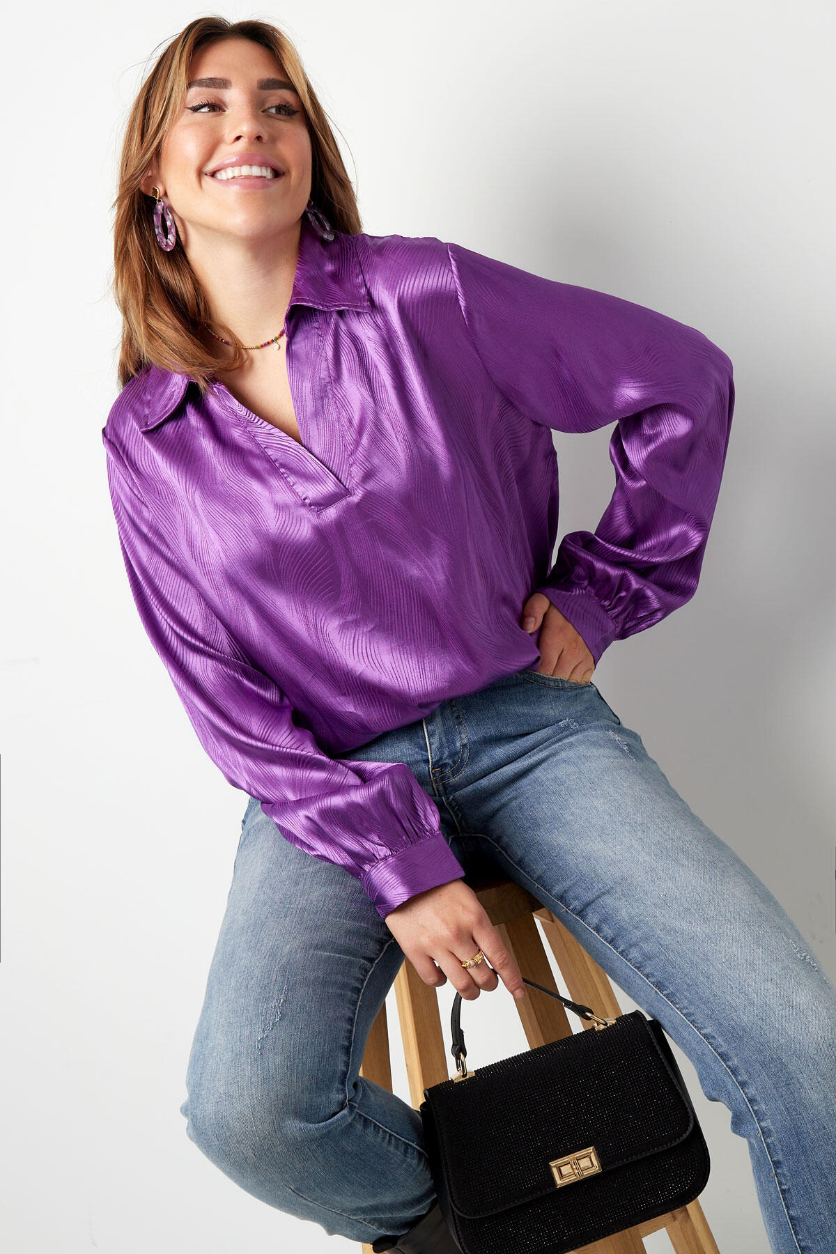Satinbluse mit Aufdruck – Lila Bild11
