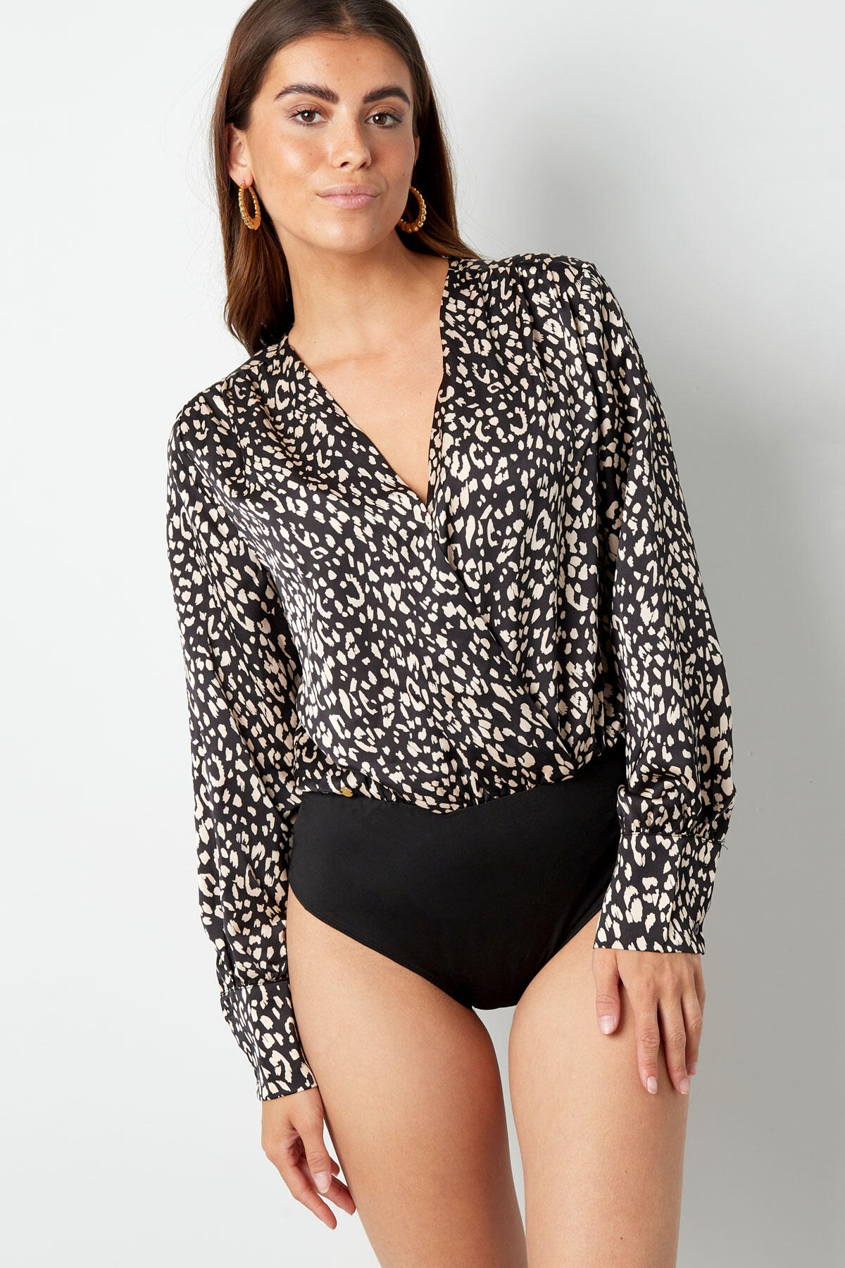Blusa donna con stampa animale, maniche lunghe, collo a V h5 Immagine4