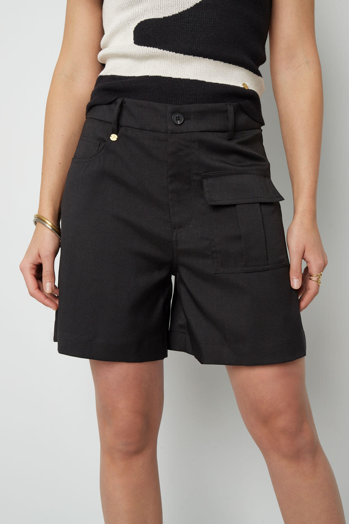 Shorts da Donna in Poliestere con Vita Alta Design Tasca Funzionale Immagine4