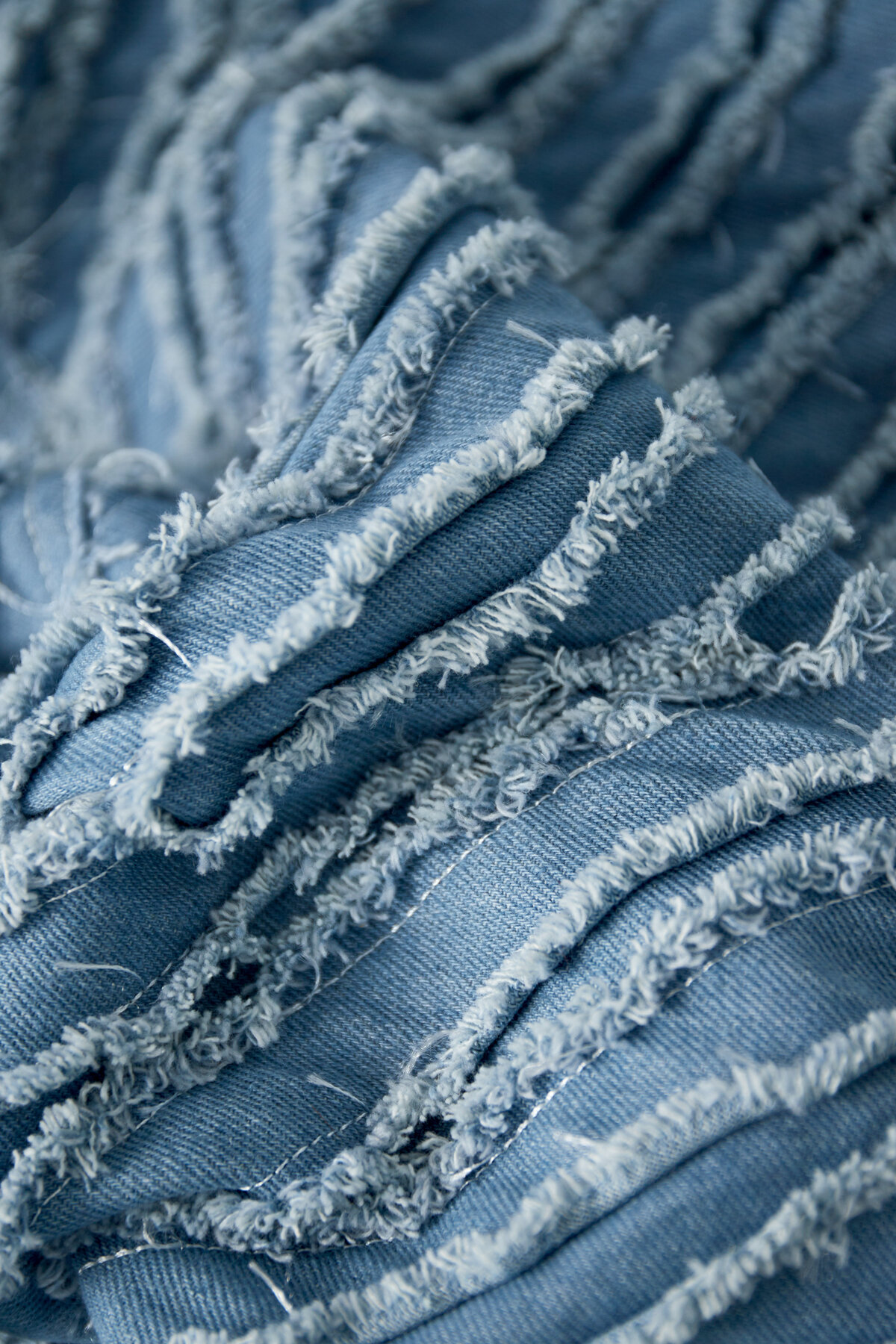Shorts en jean pour femme à taille haute avec texture nervurée diagonale et finition usée Image4