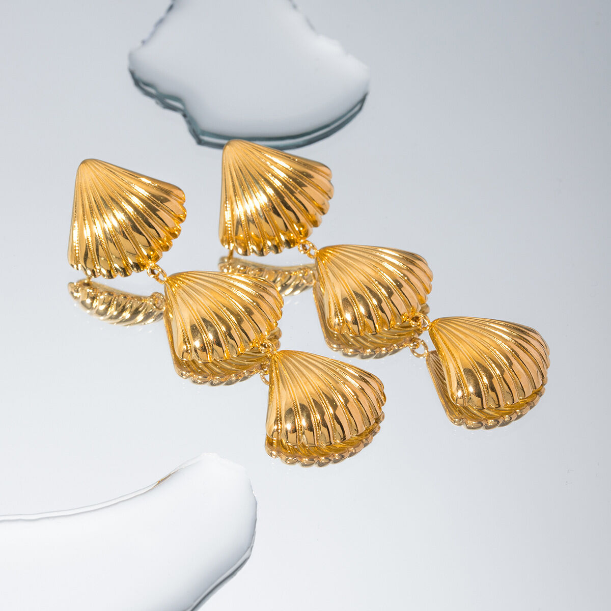 tendenza moda semplice e versatile da donna in acciaio inossidabile dorato con 3 conchiglie orecchini pendenti di alta qualità h5 Immagine6