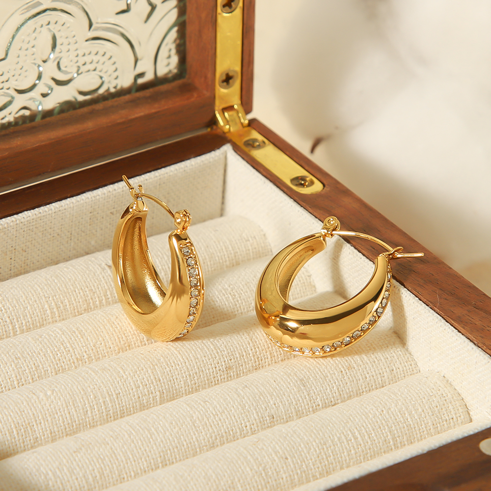 1 pair of classic fashion  gold-plated stainless steel polished diamond U-shaped earrings for women's jewelry for daily wear 2