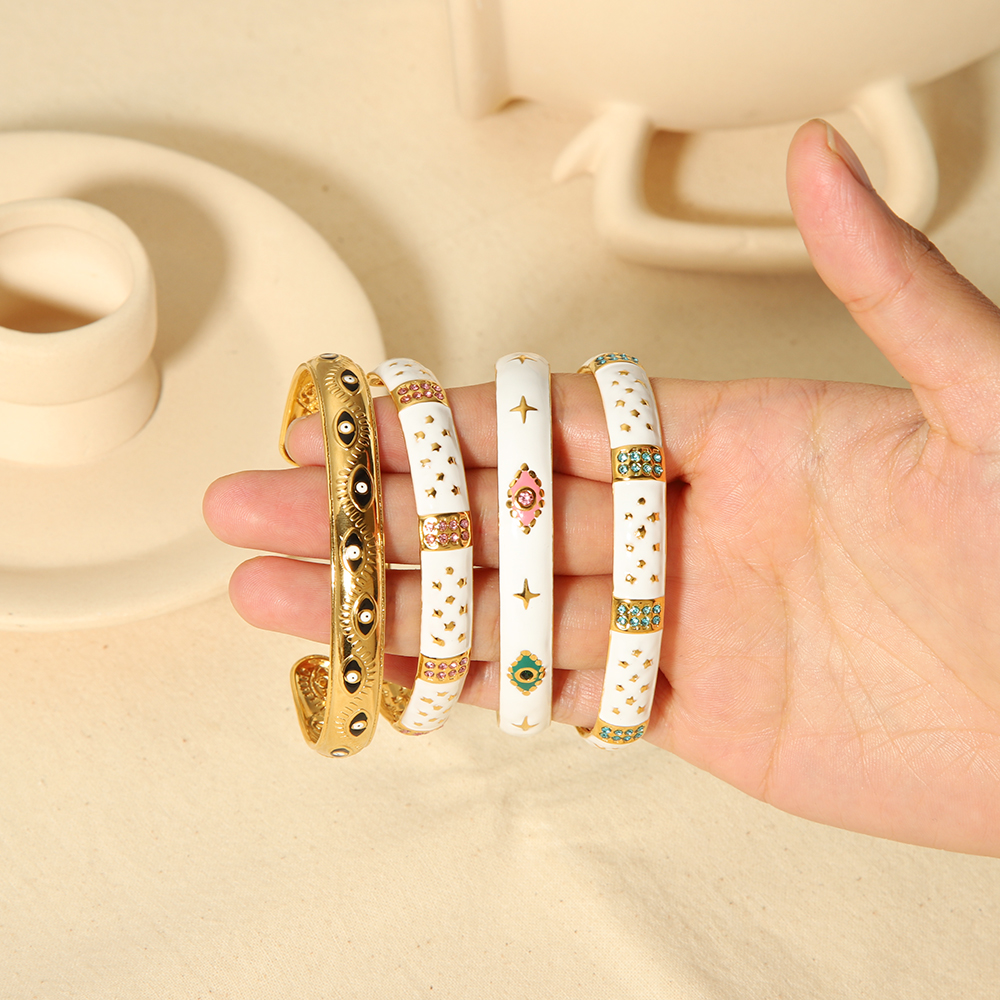 1 pezzo di elegante e alla moda bracciale aperto in acciaio inossidabile placcato oro 18k con goccia di olio intarsiata in zircone per gioielli da donna per l'uso quotidiano 2