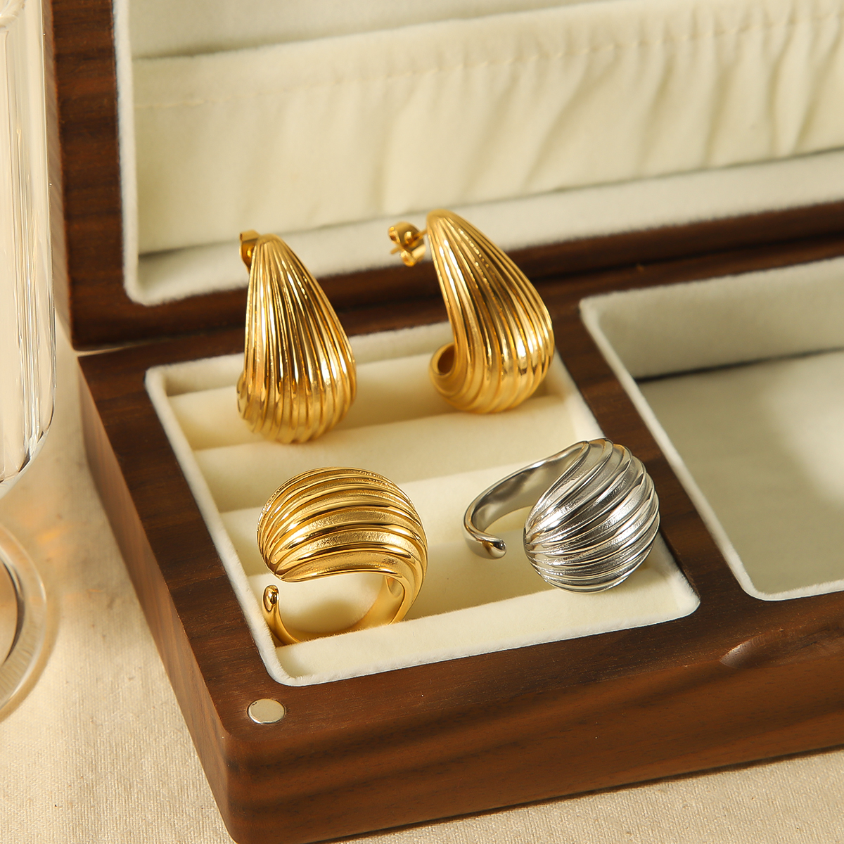 1 piece of exaggerated fashion  gold-plated stainless steel metal stripe open ring for women's jewelry for daily wear