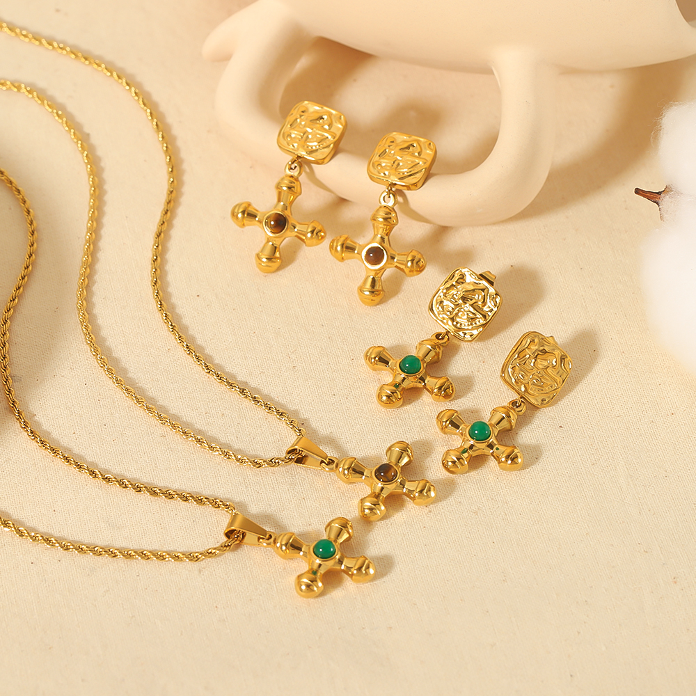 1 Paar Simple Series Retro Kreuz 18 Karat vergoldet künstliche Edelstein Damen Ohrringe Set 2