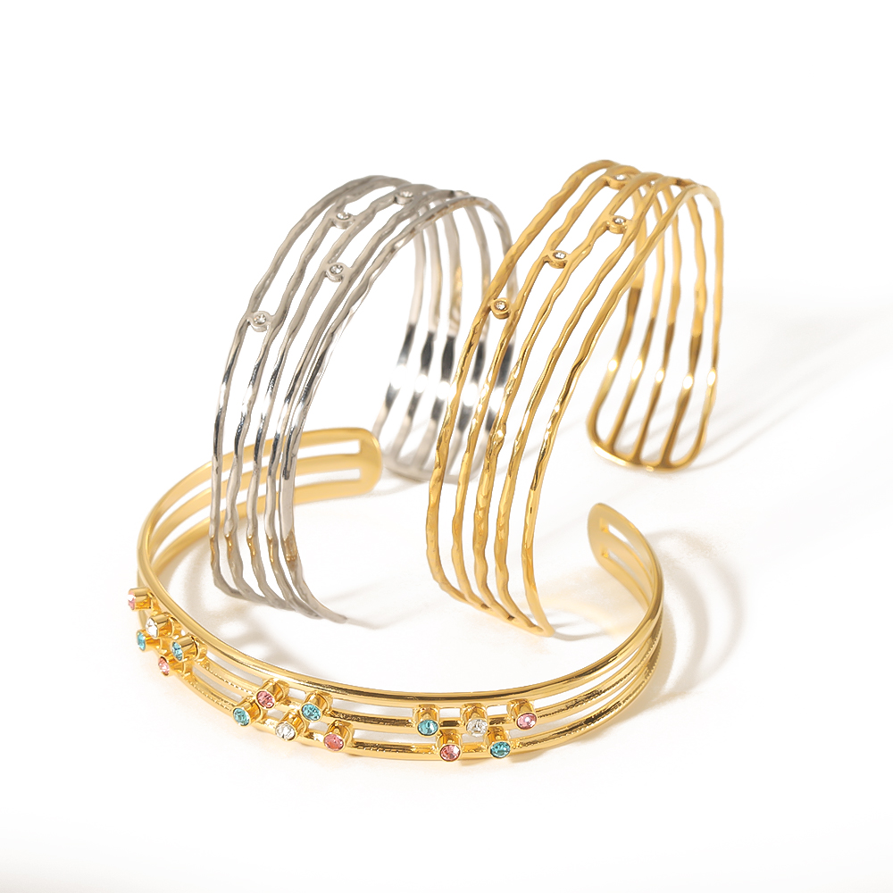1 paio di braccialetti aperti alla moda classici in acciaio inossidabile placcato oro 18k con zirconi cavi multi-linea h5 Immagine7