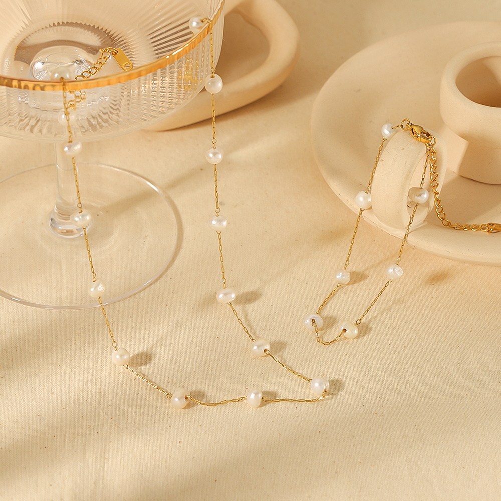 1 piece of elegant and fashionable  gold-plated stainless steel pearl chain necklace for women for daily wear 2