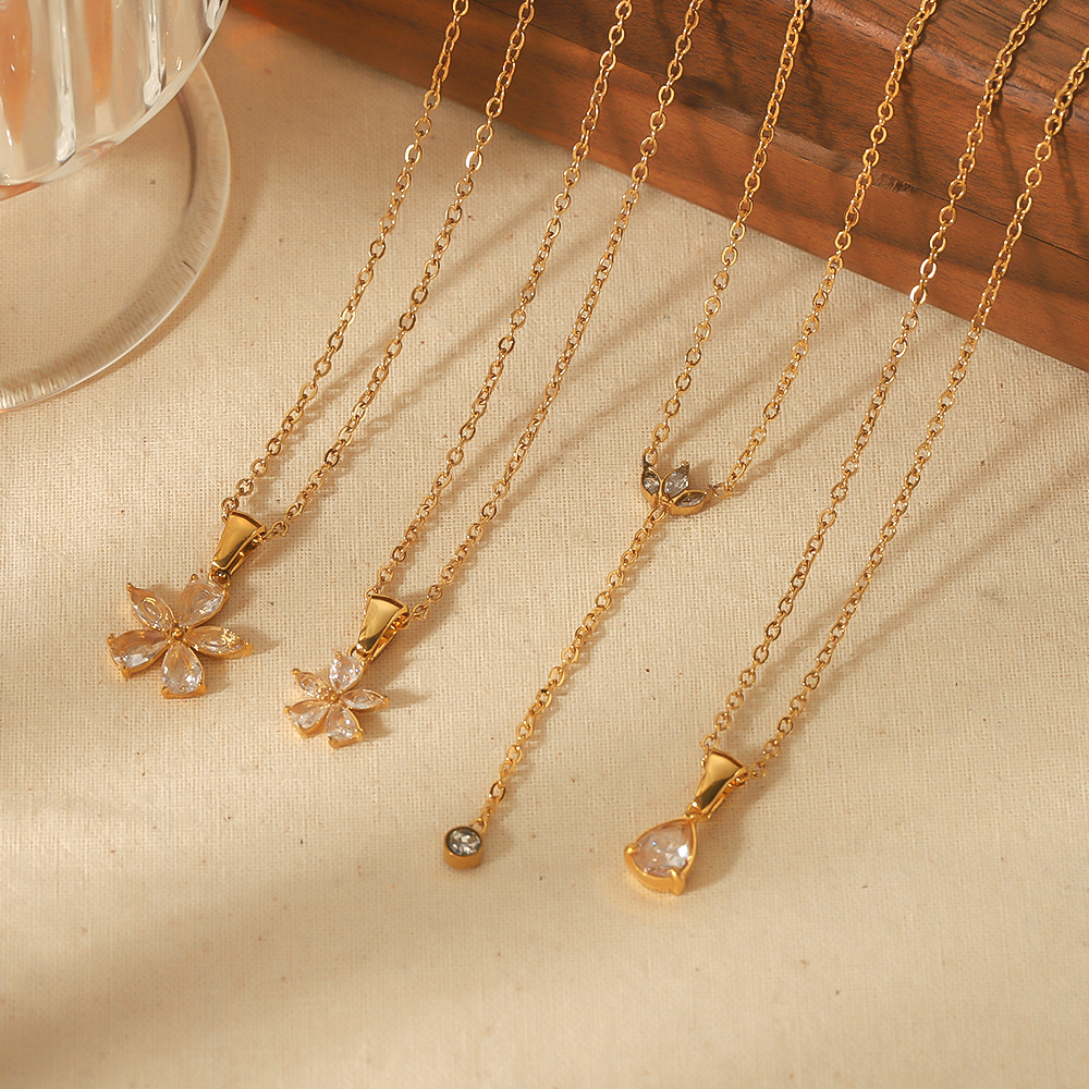 1 piece of exquisite and fashionable  gold-plated stainless steel geometric dot diamond flower pendant necklace for women's jewelry for daily wear 2