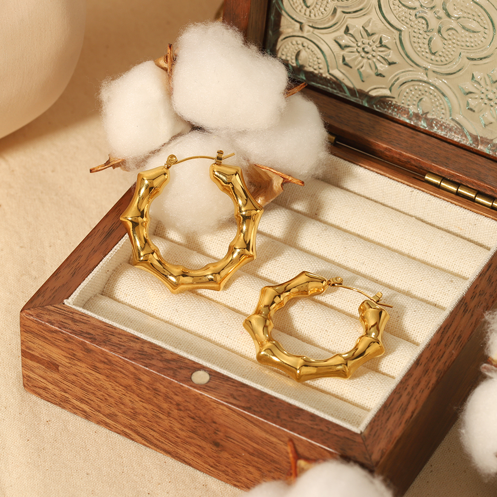1 paar klassieke, modieuze,  vergulde roestvrijstalen, meerzijdige holle oorbellen voor dames, sieraden voor dagelijks gebruik