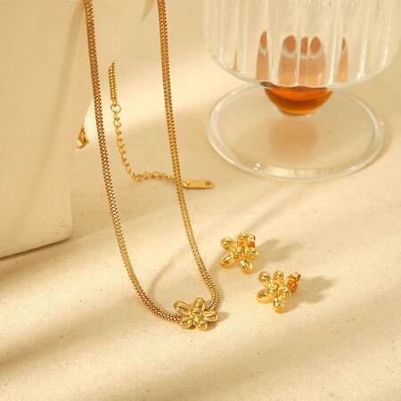 1 pezzo di squisita e alla moda collana a forma di fiore in acciaio inossidabile placcato oro 18k per le donne da indossare ogni giorno 2