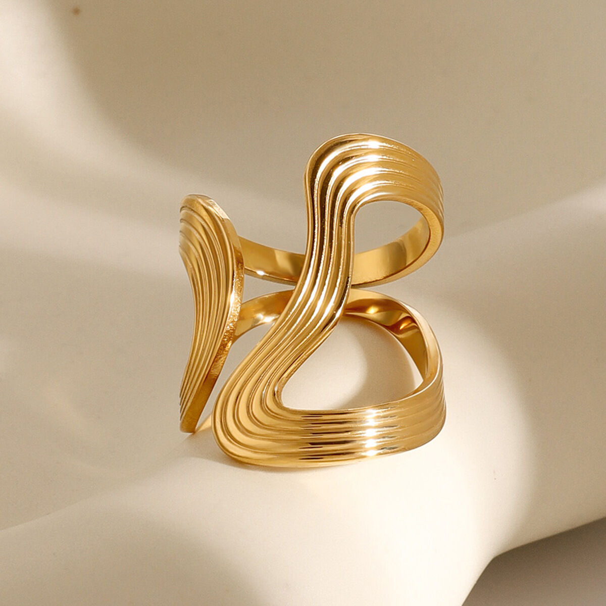 anello aperto in acciaio inossidabile filettato in oro 18k transfrontaliero, forma speciale, anello in acciaio al titanio irregolare,  della moda sudamericana h5 Immagine4